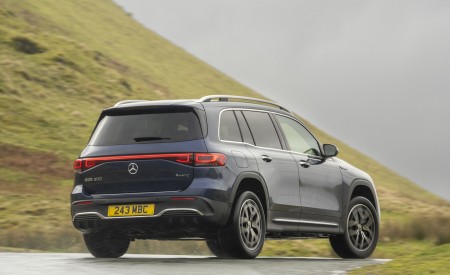 2022 Mercedes-Benz EQB 300 (UK-Spec) Rear Three-Quarter Wallpapers 450x275 (23)