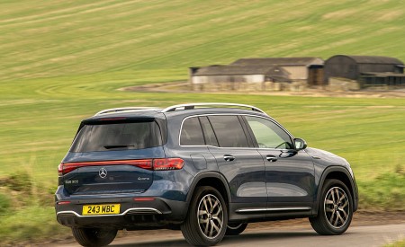 2022 Mercedes-Benz EQB 300 (UK-Spec) Rear Three-Quarter Wallpapers 450x275 (14)