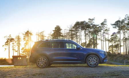 2022 Mercedes-Benz EQB 300 (UK-Spec) Side Wallpapers 450x275 (35)