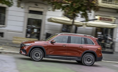 2022 Mercedes-Benz EQB 350 4MATIC (Color: Patagonia Red) Side Wallpapers 450x275 (106)