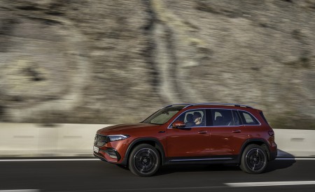 2022 Mercedes-Benz EQB 350 4MATIC (Color: Patagonia Red) Side Wallpapers 450x275 (101)