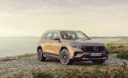 2022 Mercedes-Benz EQB Electric Art Line (Color: Rose Gold) Front Three-Quarter Wallpapers 450x275 (161)