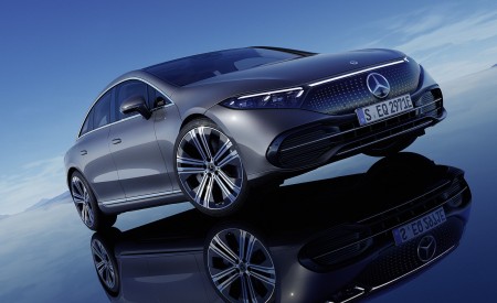 2022 Mercedes-Benz EQS 450+ Front Three-Quarter Wallpapers 450x275 (72)