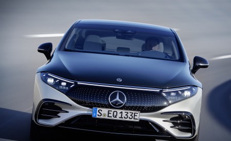 2022 Mercedes-Benz EQS 580 4MATIC AMG-Line Edition 1 (Color: High-Tech Silver Obsidian Black) Front Wallpapers 450x275 (10)