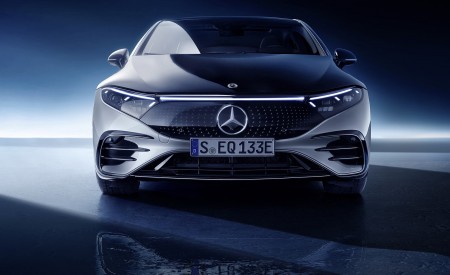2022 Mercedes-Benz EQS 580 4MATIC AMG-Line Edition 1 (Color: High-Tech Silver Obsidian Black) Front Wallpapers 450x275 (33)