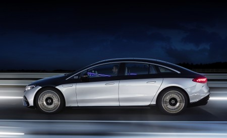 2022 Mercedes-Benz EQS 580 4MATIC AMG-Line Edition 1 (Color: High-Tech Silver Obsidian Black) Side Wallpapers 450x275 (12)