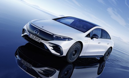 2022 Mercedes-Benz EQS 580 4MATIC Front Three-Quarter Wallpapers 450x275 (89)