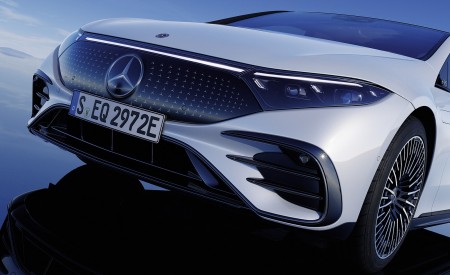 2022 Mercedes-Benz EQS 580 4MATIC Front Wallpapers 450x275 (92)