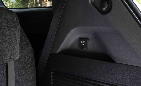 2022 Toyota Sienna Woodland Special Edition Detail Wallpapers 450x275 (15)
