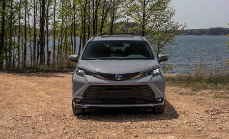 2022 Toyota Sienna Woodland Special Edition Front Wallpapers  450x275 (3)