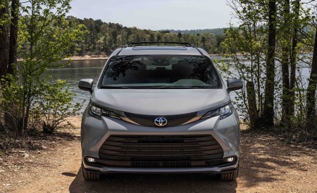2022 Toyota Sienna Woodland Special Edition Front Wallpapers  450x275 (4)
