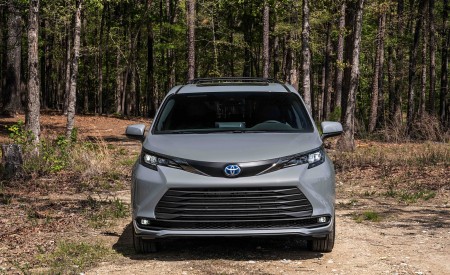 2022 Toyota Sienna Woodland Special Edition Front Wallpapers 450x275 (5)