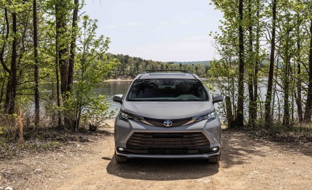 2022 Toyota Sienna Woodland Special Edition Front Wallpapers  450x275 (6)