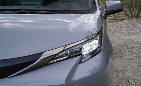 2022 Toyota Sienna Woodland Special Edition Headlight Wallpapers 450x275 (13)