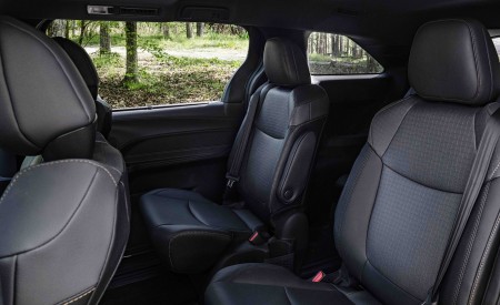 2022 Toyota Sienna Woodland Special Edition Interior Rear Seats Wallpapers 450x275 (20)