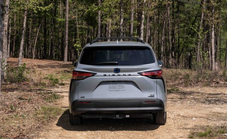 2022 Toyota Sienna Woodland Special Edition Rear Wallpapers 450x275 (7)