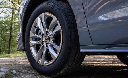 2022 Toyota Sienna Woodland Special Edition Wheel Wallpapers 450x275 (11)