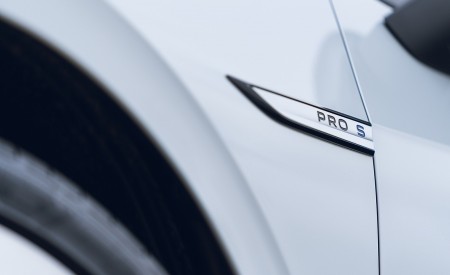 2022 Volkswagen ID.3 Tour Pro S (UK-Spec) Detail Wallpapers 450x275 (60)