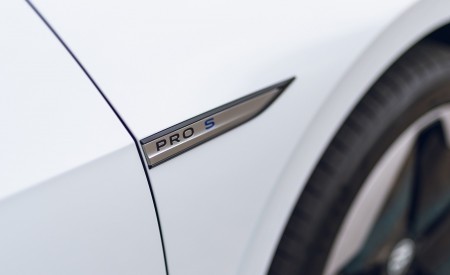 2022 Volkswagen ID.3 Tour Pro S (UK-Spec) Detail Wallpapers 450x275 (57)