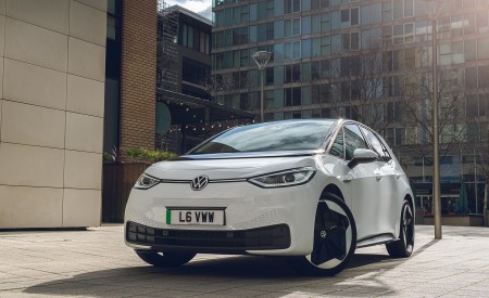 2022 Volkswagen ID.3 Tour Pro S (UK-Spec) Front Wallpapers 450x275 (28)