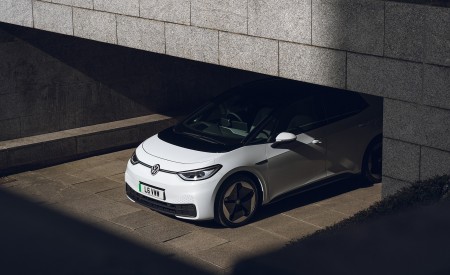 2022 Volkswagen ID.3 Tour Pro S (UK-Spec) Front Wallpapers 450x275 (24)