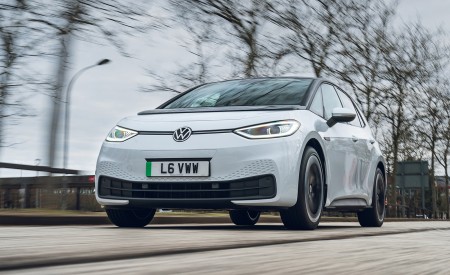 2022 Volkswagen ID.3 Tour Pro S (UK-Spec) Front Wallpapers 450x275 (2)
