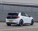 2022 Volkswagen ID.3 Tour Pro S (UK-Spec) Rear Three-Quarter Wallpapers 150x120 (40)