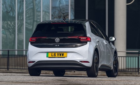 2022 Volkswagen ID.3 Tour Pro S (UK-Spec) Rear Wallpapers 450x275 (20)