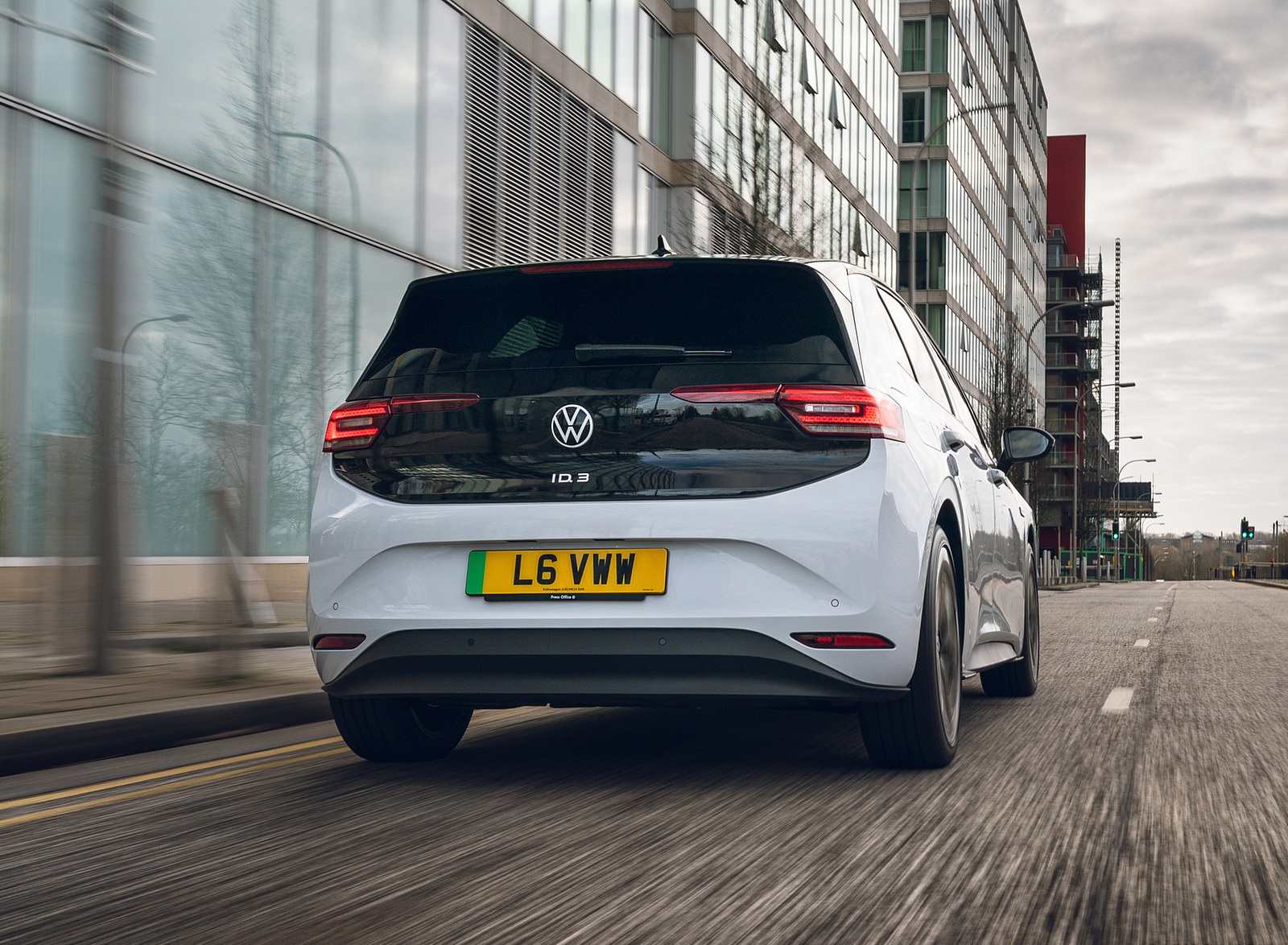 2022 Volkswagen ID.3 Tour Pro S (UK-Spec) Rear Wallpapers (10)