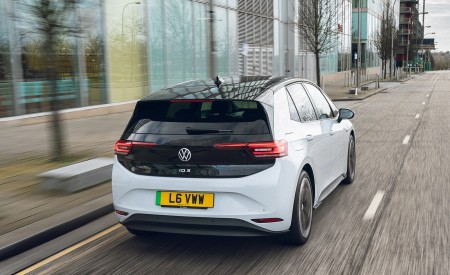2022 Volkswagen ID.3 Tour Pro S (UK-Spec) Rear Wallpapers 450x275 (12)