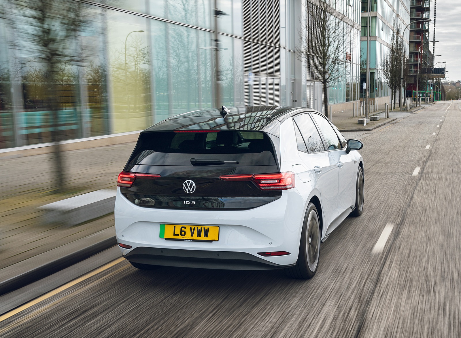 2022 Volkswagen ID.3 Tour Pro S (UK-Spec) Rear Wallpapers (12)