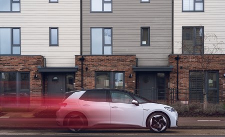 2022 Volkswagen ID.3 Tour Pro S (UK-Spec) Side Wallpapers 450x275 (30)