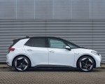 2022 Volkswagen ID.3 Tour Pro S (UK-Spec) Side Wallpapers 150x120 (43)