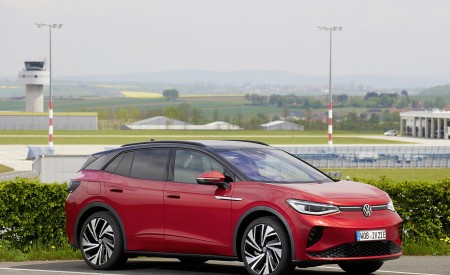 2022 Volkswagen ID.4 GTX Front Three-Quarter Wallpapers 450x275 (33)