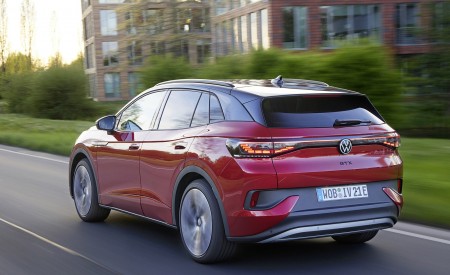 2022 Volkswagen ID.4 GTX Rear Three-Quarter Wallpapers  450x275 (18)