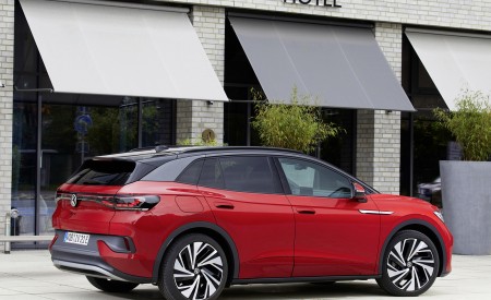 2022 Volkswagen ID.4 GTX Rear Three-Quarter Wallpapers 450x275 (35)
