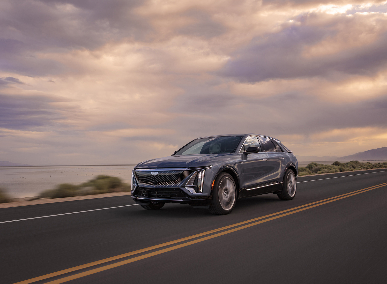 2023 Cadillac LYRIQ Front Three-Quarter Wallpapers  (2)