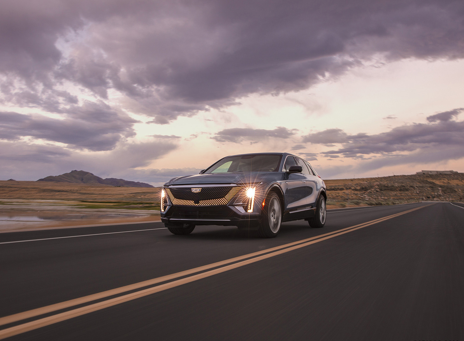 2023 Cadillac LYRIQ Front Three-Quarter Wallpapers (4)