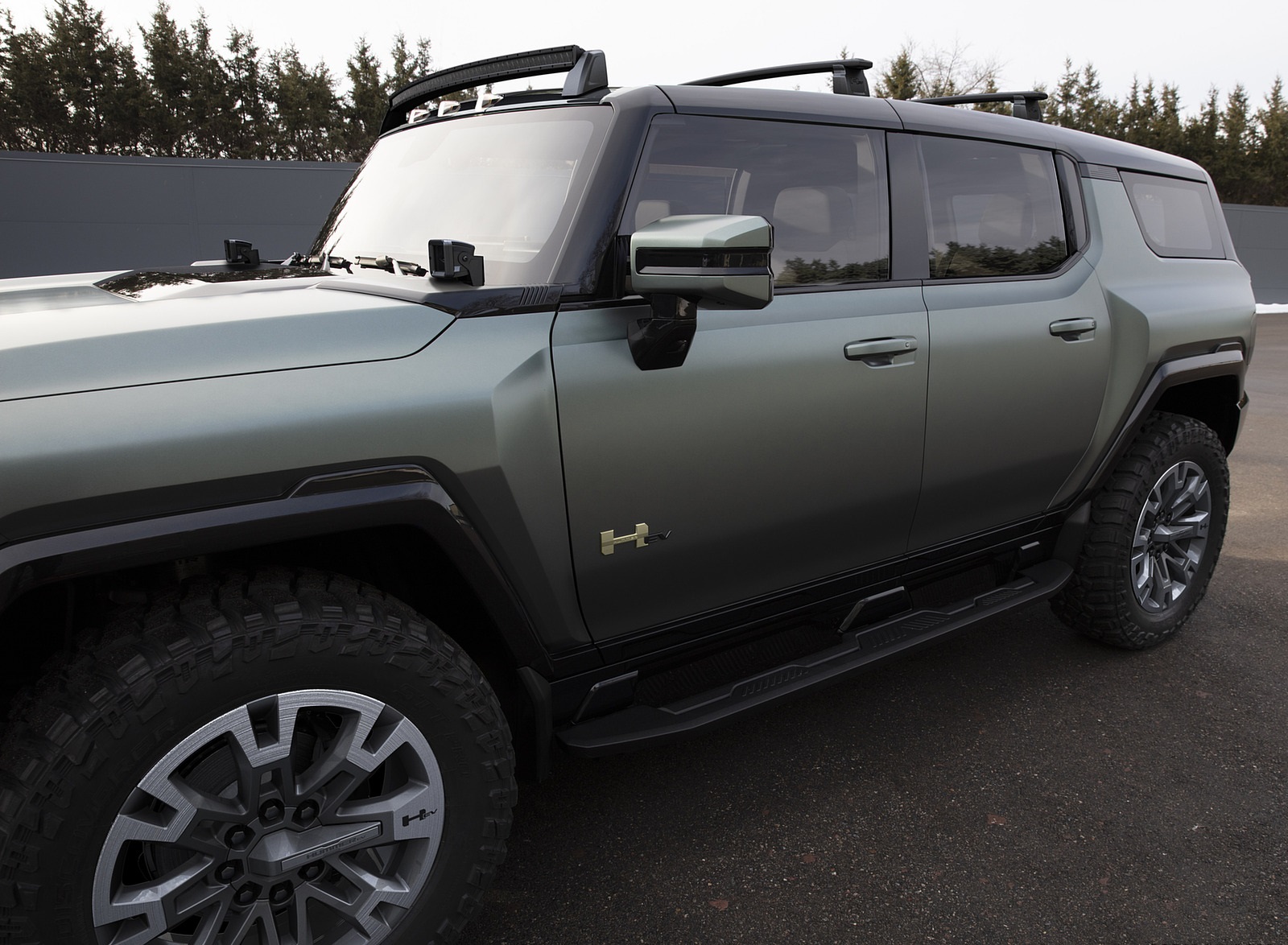 2024 GMC HUMMER EV SUV Detail Wallpapers (14)