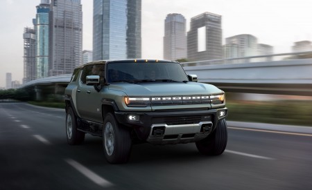 2024 GMC HUMMER EV SUV Front Wallpapers 450x275 (16)