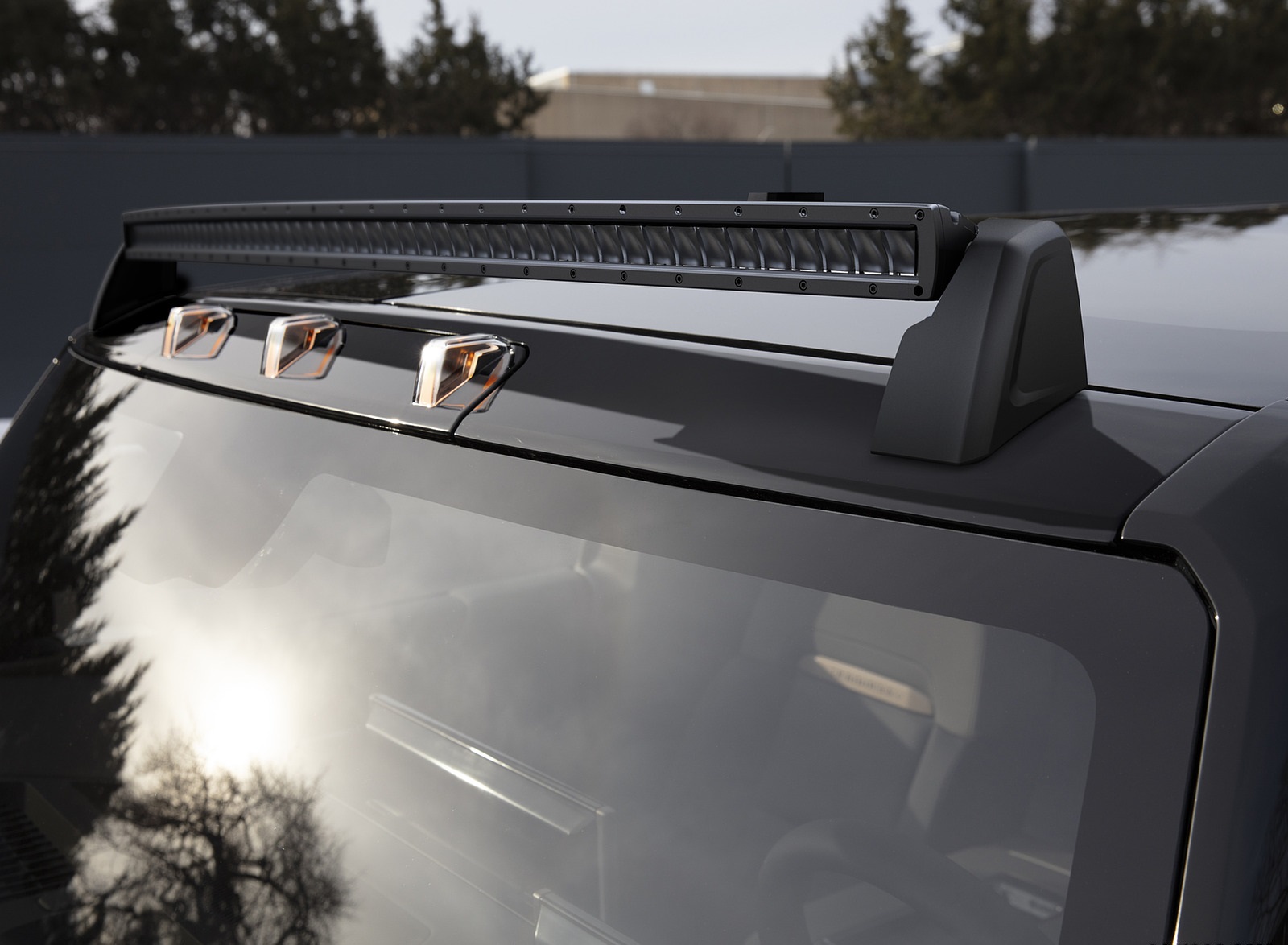 2024 GMC HUMMER EV SUV Light Bar Wallpapers (15)
