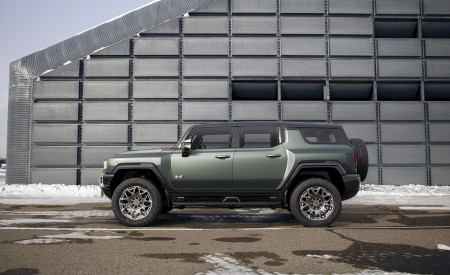2024 GMC HUMMER EV SUV Side Wallpapers 450x275 (10)