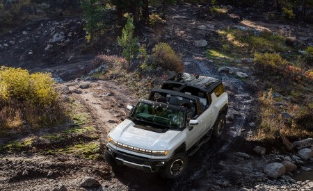 2024 GMC HUMMER EV SUV Top Wallpapers 450x275 (22)