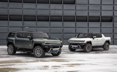 2024 GMC HUMMER EV SUV and 2022 HUMMER EV Front Three-Quarter Wallpapers 450x275 (2)