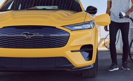2021 Ford Mustang Mach-E GT Performance Edition Front Wallpapers 450x275 (40)