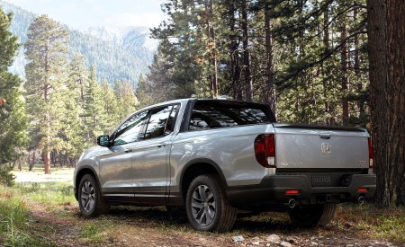 2021 Honda Ridgeline Rear Three-Quarter Wallpapers 450x275 (72)
