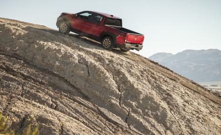 2021 Honda Ridgeline Sport with HPD Package Off-Road Wallpapers 450x275 (12)
