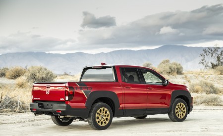 2021 Honda Ridgeline Sport with HPD Package Rear Three-Quarter Wallpapers  450x275 (22)