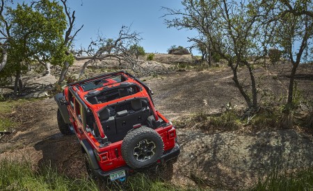 2021 Jeep Wrangler Rubicon 4xe Off-Road Wallpapers  450x275 (14)