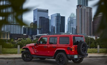 2021 Jeep Wrangler Sahara 4xe Rear Three-Quarter Wallpapers 450x275 (20)